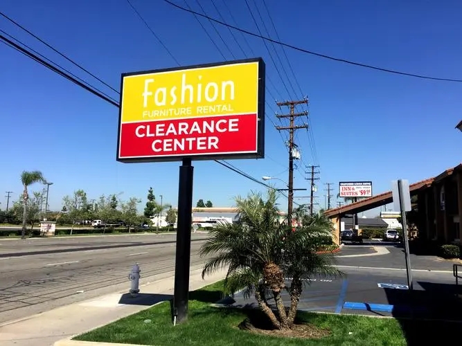 四川广告樱桃视频APP免费下载高铁广告一般一年多少钱?